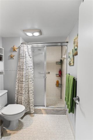 9523 S Hollybrook Lake Dr 21-307, Pembroke Pines, FL 33025