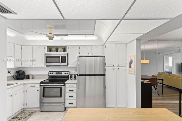 9523 S Hollybrook Lake Dr 21-307, Pembroke Pines, FL 33025