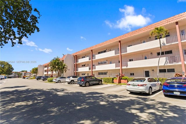 9523 S Hollybrook Lake Dr 21-307, Pembroke Pines, FL 33025