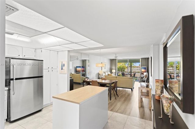 9523 S Hollybrook Lake Dr 21-307, Pembroke Pines, FL 33025