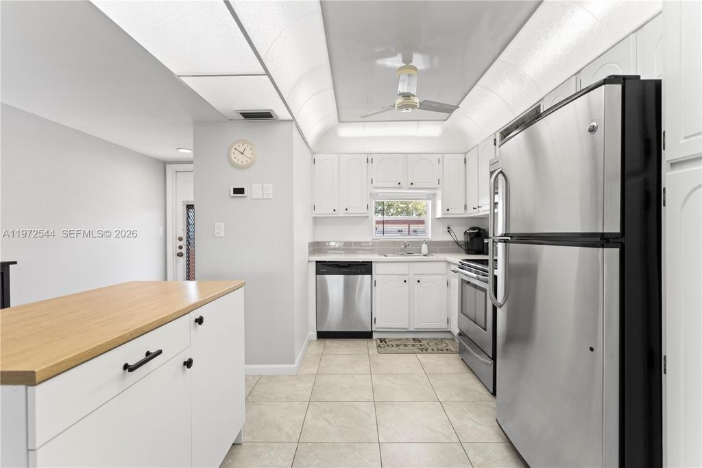 9523 S Hollybrook Lake Dr 21-307, Pembroke Pines, FL 33025