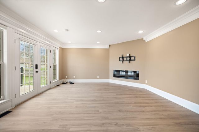 207 Lake Cliff Drive, Somerset, KY 42503