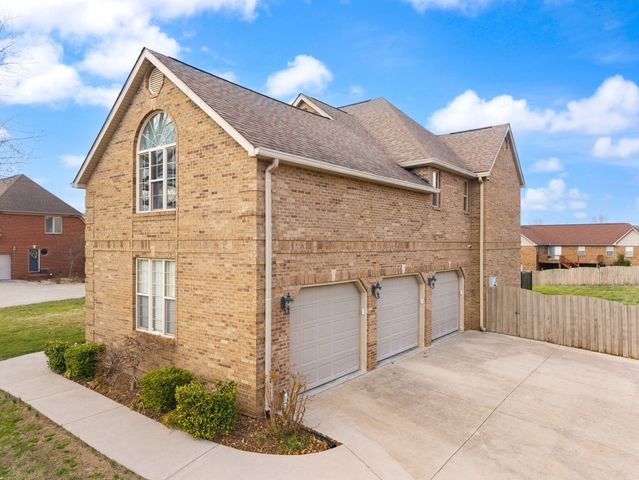 207 Lake Cliff Drive, Somerset, KY 42503