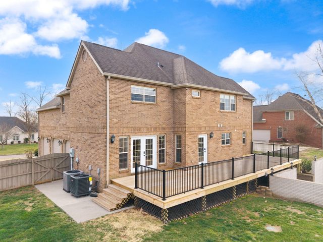 207 Lake Cliff Drive, Somerset, KY 42503