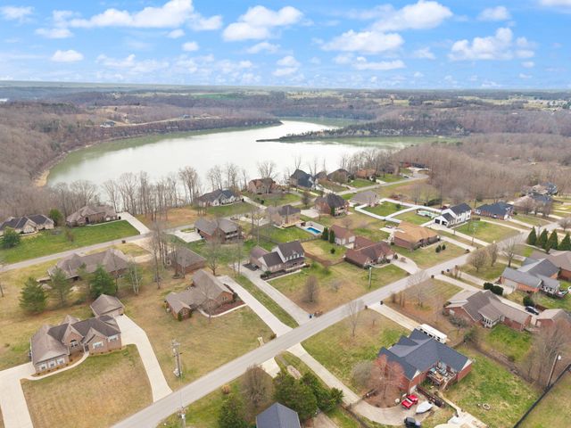 207 Lake Cliff Drive, Somerset, KY 42503