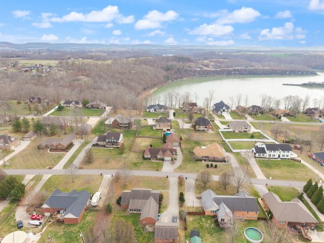207 Lake Cliff Drive, Somerset, KY 42503