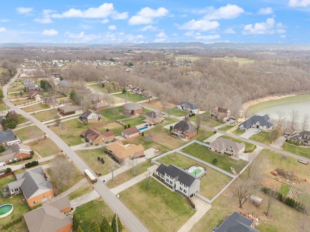207 Lake Cliff Drive, Somerset, KY 42503
