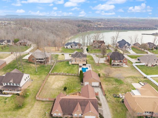 207 Lake Cliff Drive, Somerset, KY 42503