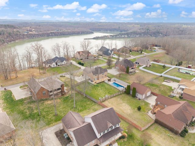 207 Lake Cliff Drive, Somerset, KY 42503
