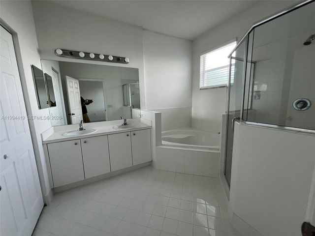 9363 SW 219th St 0, Cutler Bay, FL 33190