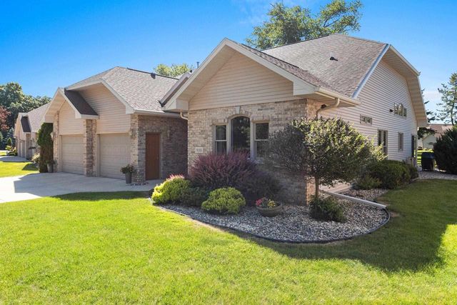 935 BRIGHTON DRIVE, Menasha, WI 54952