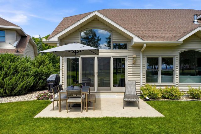 935 BRIGHTON DRIVE, Menasha, WI 54952