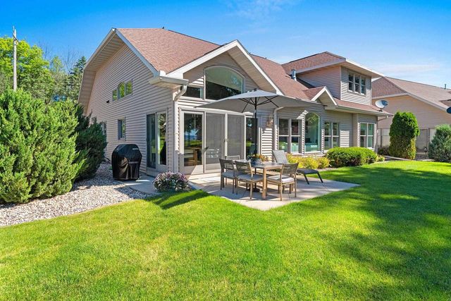 935 BRIGHTON DRIVE, Menasha, WI 54952
