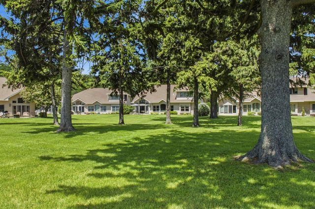935 BRIGHTON DRIVE, Menasha, WI 54952