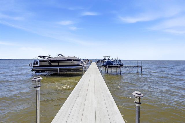 935 BRIGHTON DRIVE, Menasha, WI 54952