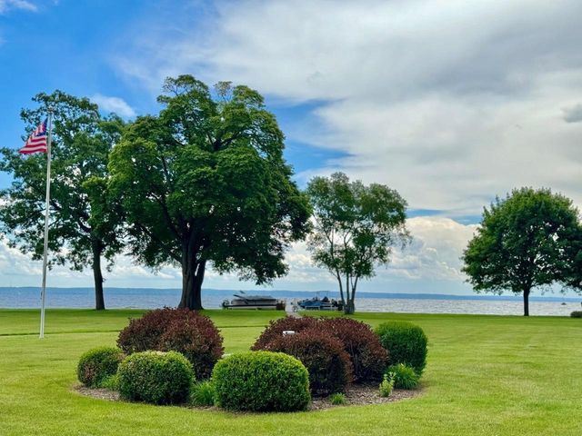 935 BRIGHTON DRIVE, Menasha, WI 54952