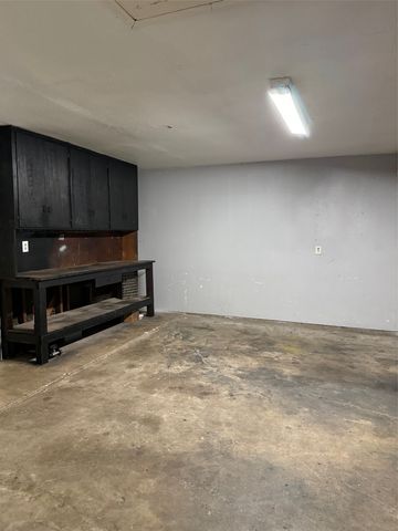 1004 Oakwood Drive, Euless, TX 76040