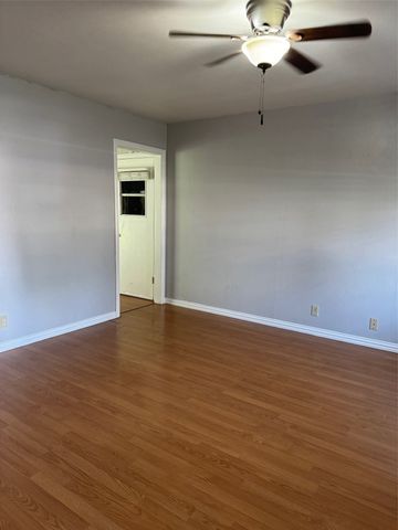 1004 Oakwood Drive, Euless, TX 76040