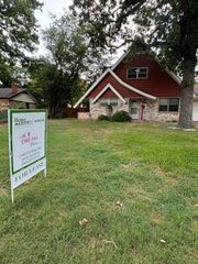 1004 Oakwood Drive, Euless, TX 76040