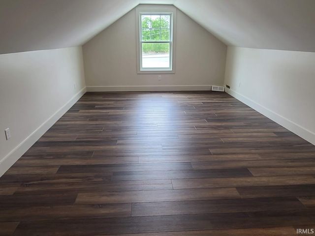 1422 S Harkless Drive A, Syracuse, IN 46567