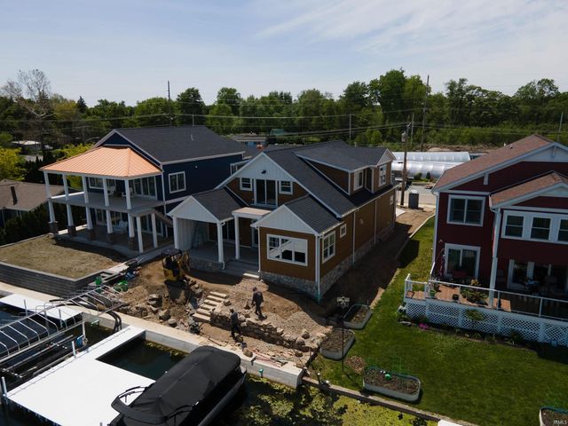 1422 S Harkless Drive A, Syracuse, IN 46567