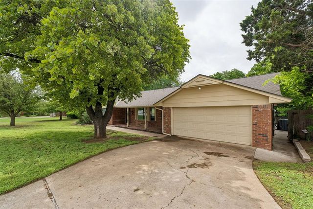 912 E 10th Street, Edmond, OK 73034