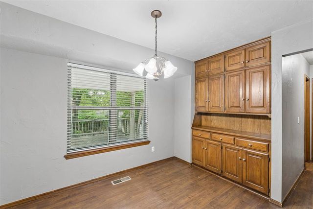 912 E 10th Street, Edmond, OK 73034