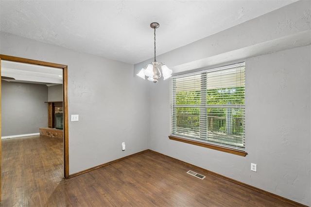 912 E 10th Street, Edmond, OK 73034