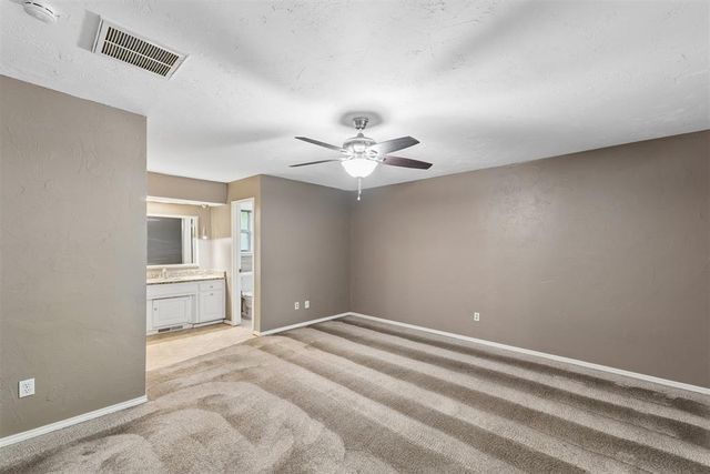 912 E 10th Street, Edmond, OK 73034