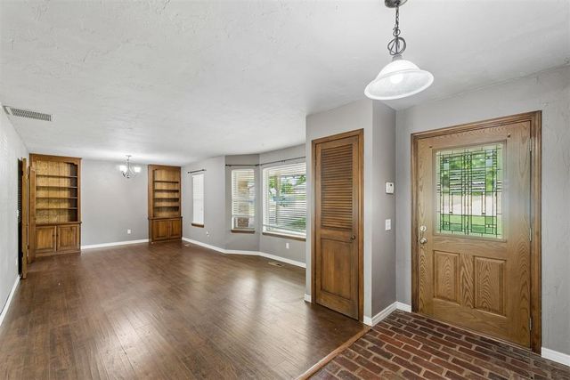 912 E 10th Street, Edmond, OK 73034