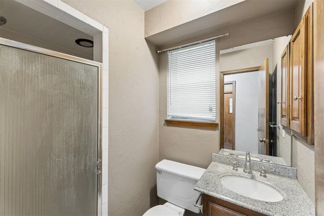 912 E 10th Street, Edmond, OK 73034