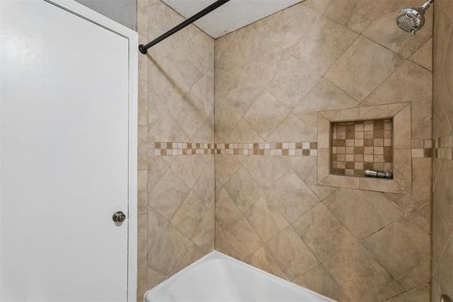 912 E 10th Street, Edmond, OK 73034