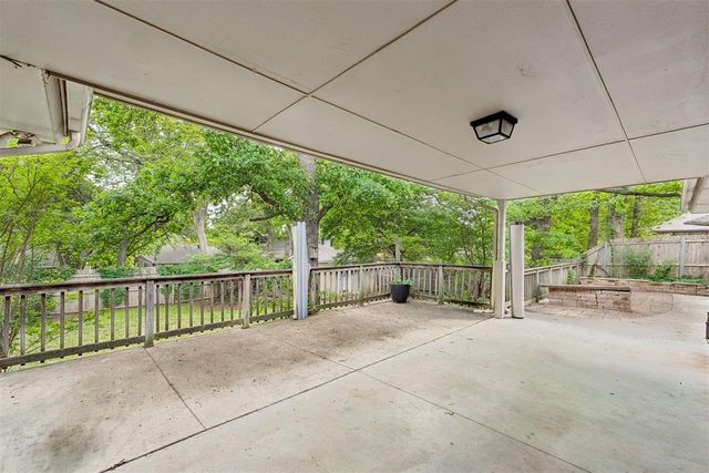 912 E 10th Street, Edmond, OK 73034