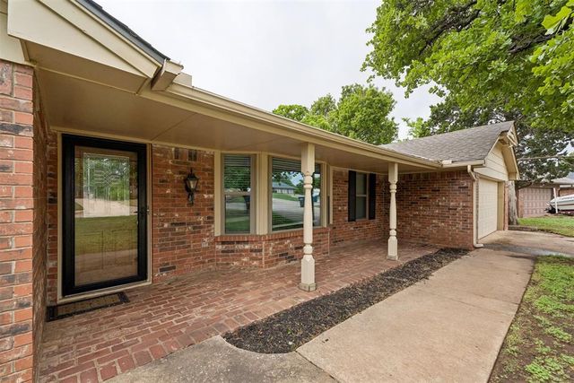 912 E 10th Street, Edmond, OK 73034