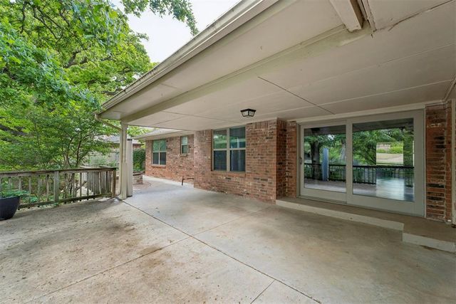 912 E 10th Street, Edmond, OK 73034
