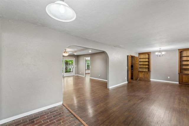 912 E 10th Street, Edmond, OK 73034