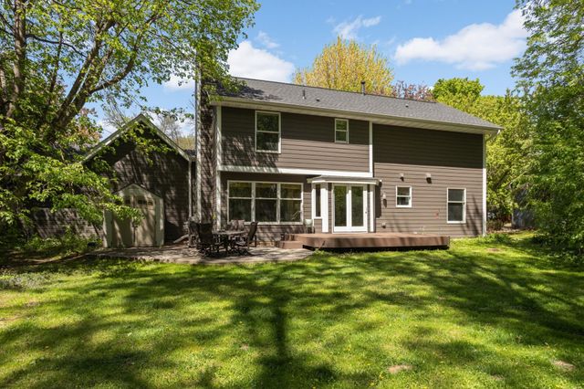 26165 Oak Leaf Trail, Excelsior, MN 55331