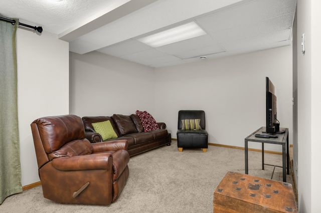 26165 Oak Leaf Trail, Excelsior, MN 55331