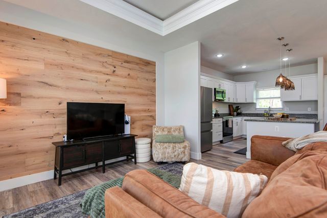 3391 N Wright Wood Avenue, Springfield, MO 65803