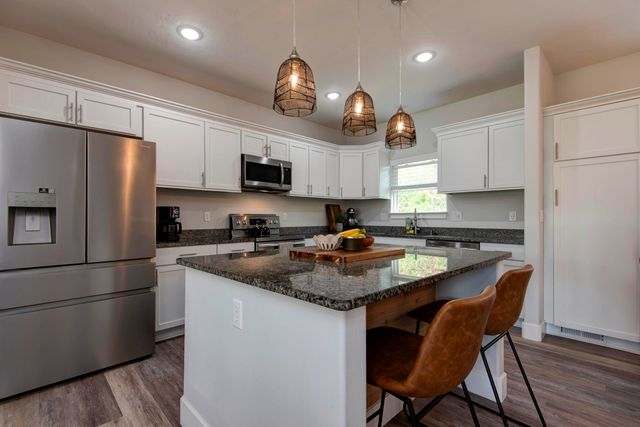 3391 N Wright Wood Avenue, Springfield, MO 65803