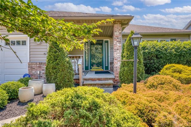 6294 Old Virginia Lane, Parma Heights, OH 44130