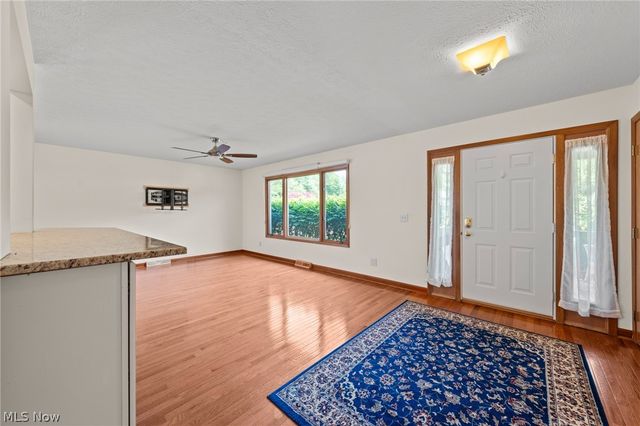 6294 Old Virginia Lane, Parma Heights, OH 44130