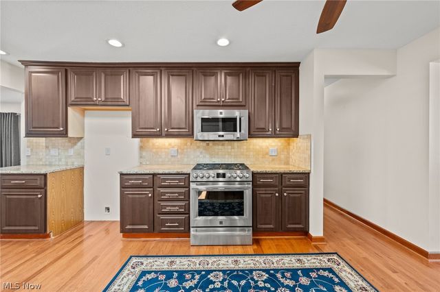 6294 Old Virginia Lane, Parma Heights, OH 44130
