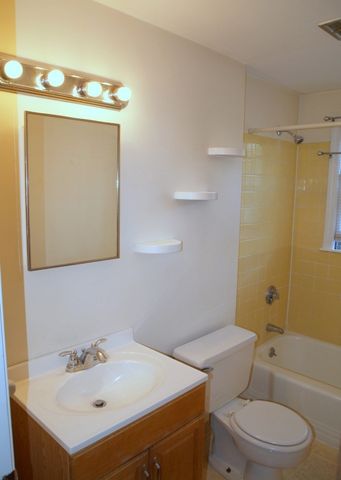 17 Sinai Circle 12, Chelmsford, MA 01824