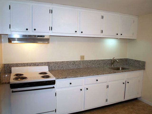 17 Sinai Circle 12, Chelmsford, MA 01824