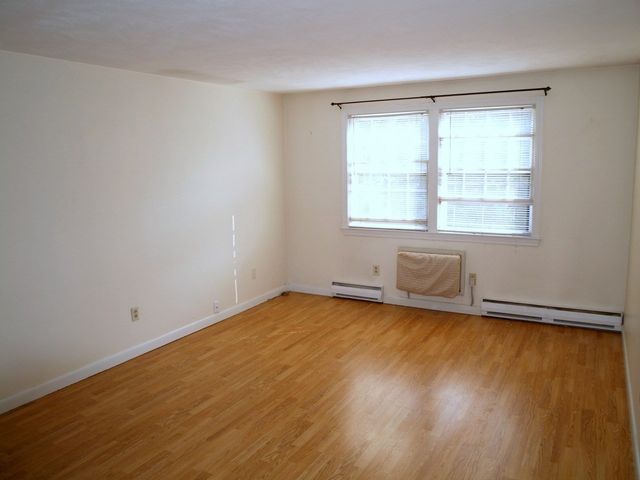 17 Sinai Circle 12, Chelmsford, MA 01824