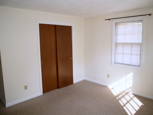 17 Sinai Circle 12, Chelmsford, MA 01824