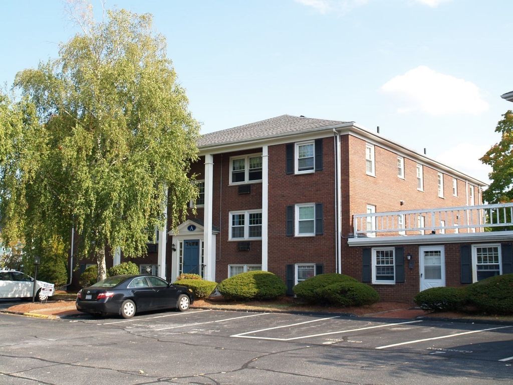 17 Sinai Circle 12, Chelmsford, MA 01824