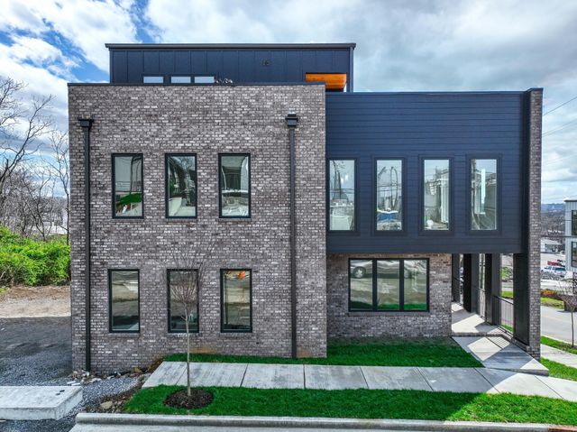 11 Fern Ave, Nashville, TN 37207