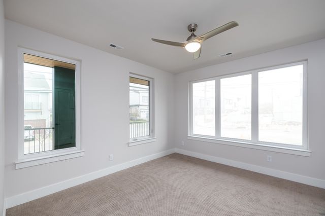 11 Fern Ave, Nashville, TN 37207